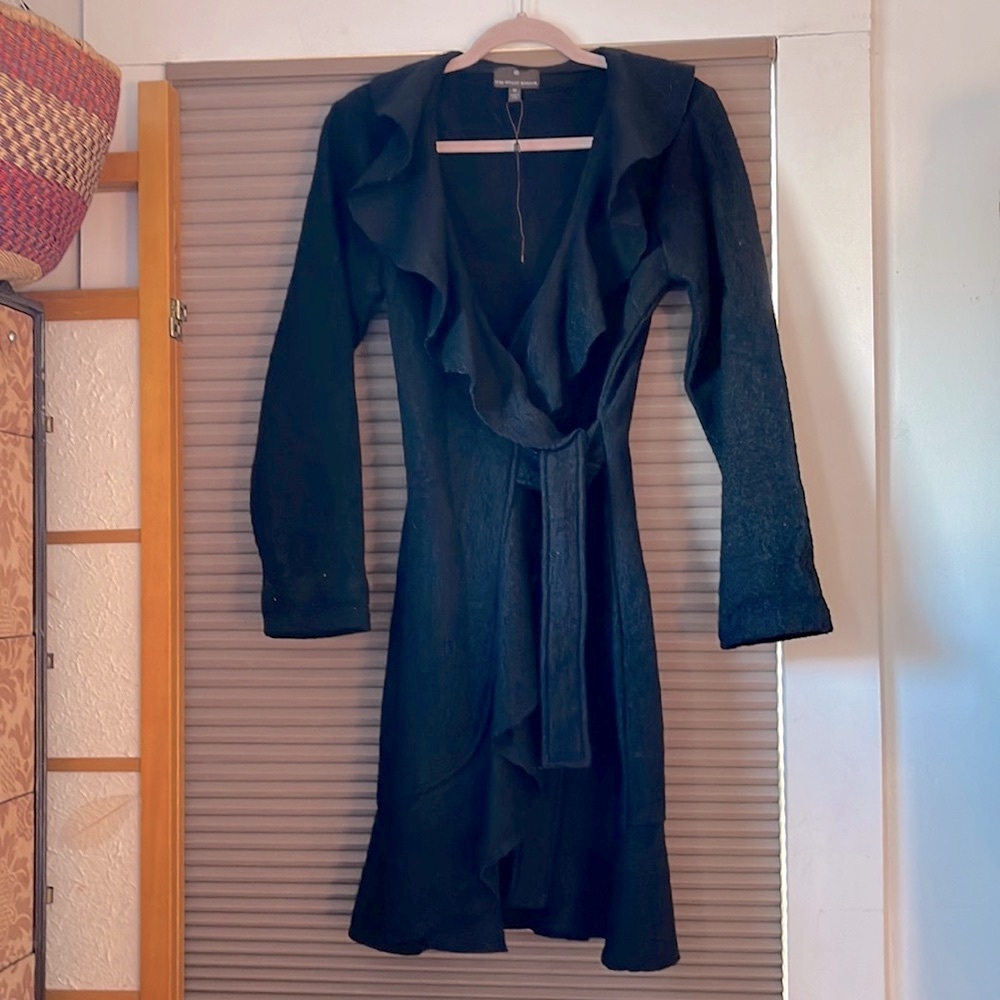 Fenn Write Manson 100% Wool Ruffle Wrap / Dress / Sweater Coat size M - Picture 2 of 10
